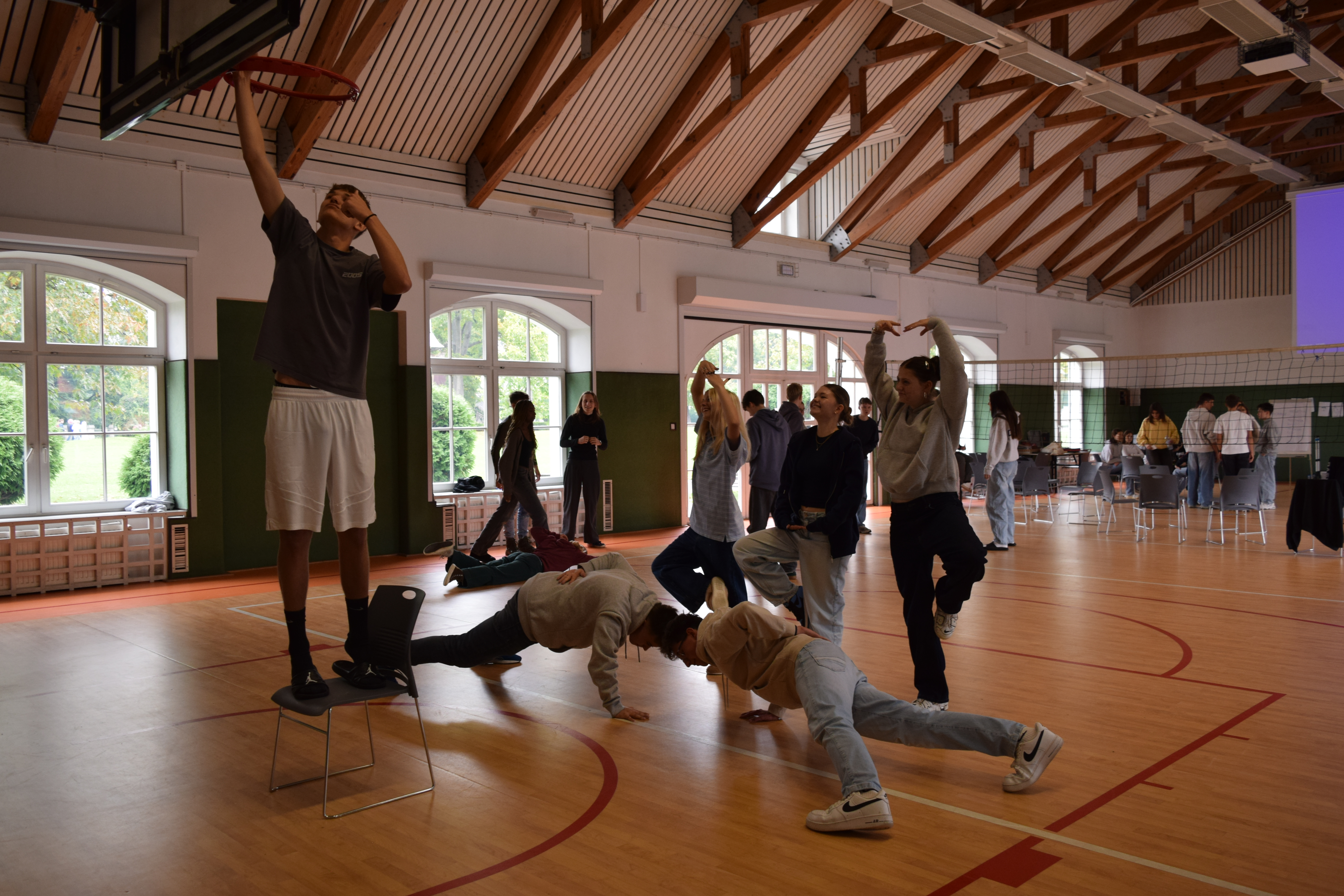 Spotkanie w Krzyżowej: młodzi ludzie uczą się z historii dla przyszłości