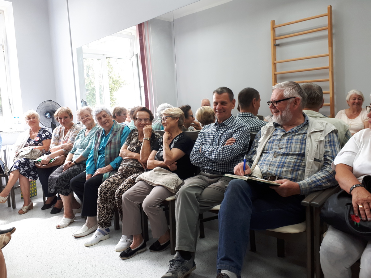 Spotkanie szkoleniowo-doradcze dla Seniorów Wolontariuszy. Projekt "Tradycja łączy pokolenia" - Strzegom, 12.06.2018